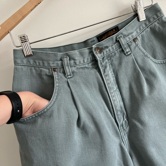 Vintage Eddie Bauer Long Dad Shorts - Picture 9 of 12